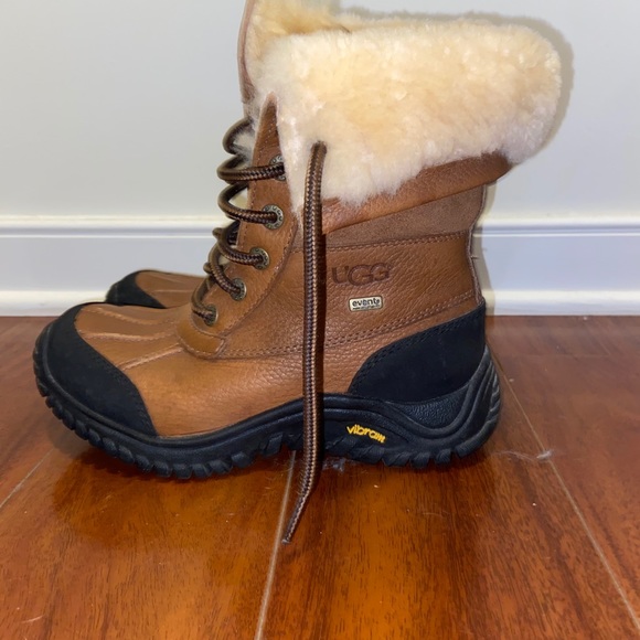 UGG WOMEN'S ADIRONDACK III SNOW, CHESTNUT, SIZE 6 - Picture 4 of 7